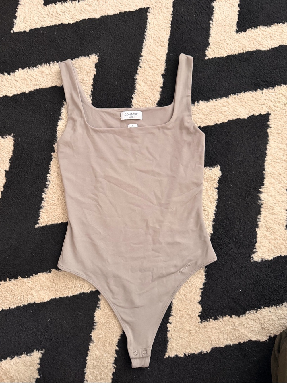 Aritzia Babaton contour Square neck tank bodysuit in Taupe small